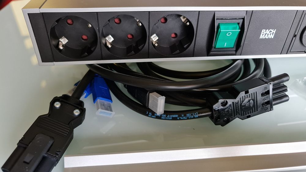 Prelungitor Bachmann Desk2 cu usb
