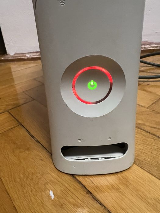 Xbox 360 Fat pentru piese + Sursă funcțională + HDD 60GB