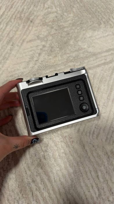 Фотоаппарат Fujifilm Instax Mini Evo