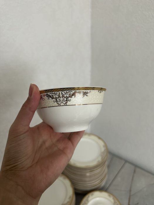 Продам чайно-столовый сервиз