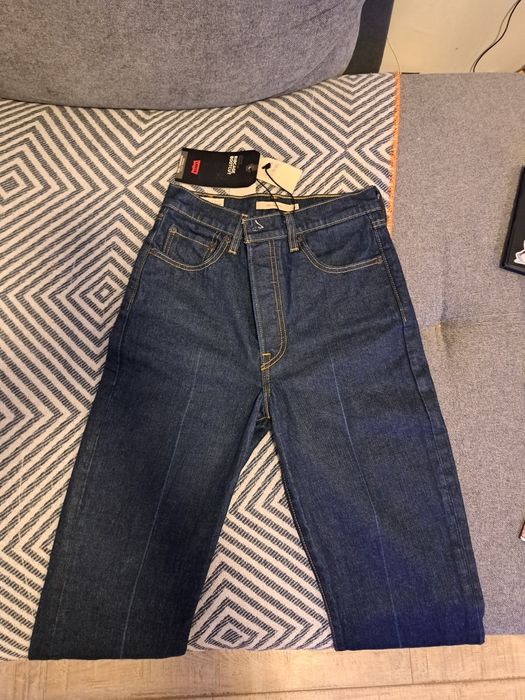 Blugi evazati Levi's dama (noi, cu eticheta)