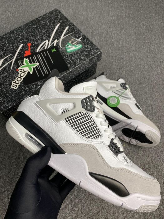Air Jordan 4 Retro Military Black