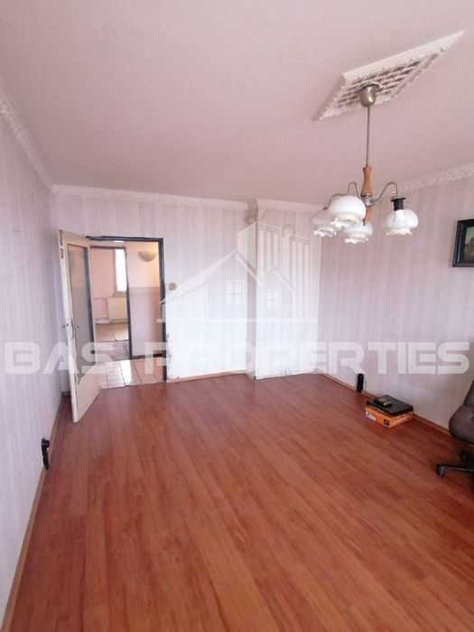 Продава се Тристаен апартамент в София, Люлин 9 - 89 кв.м за 2472 €/кв.м - Снимка #2