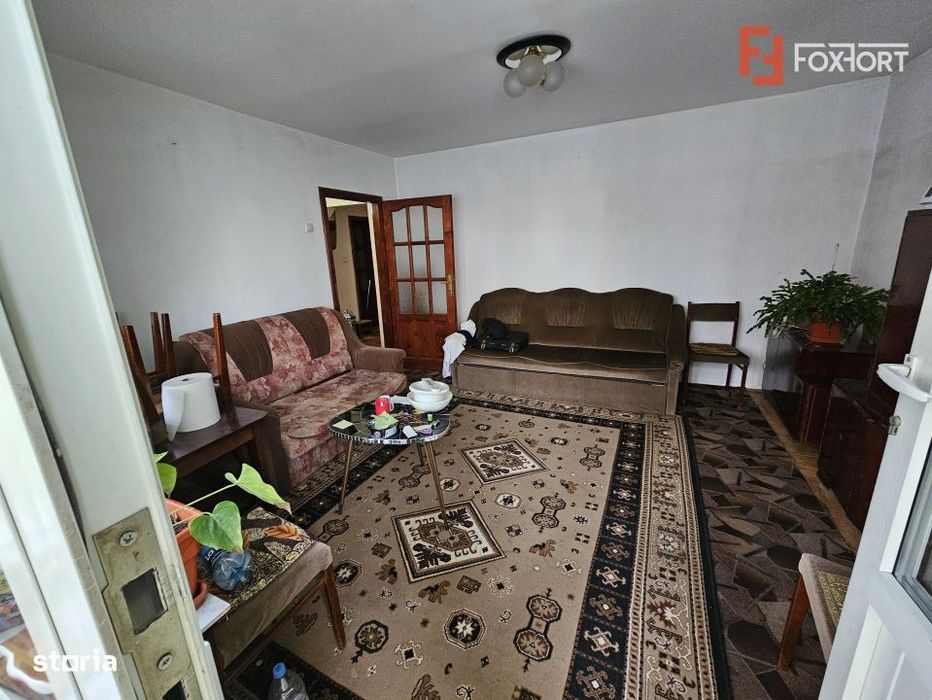 Apartament cu 3 camere, decomandat cu vedere pe 3 parti - zona Miorita