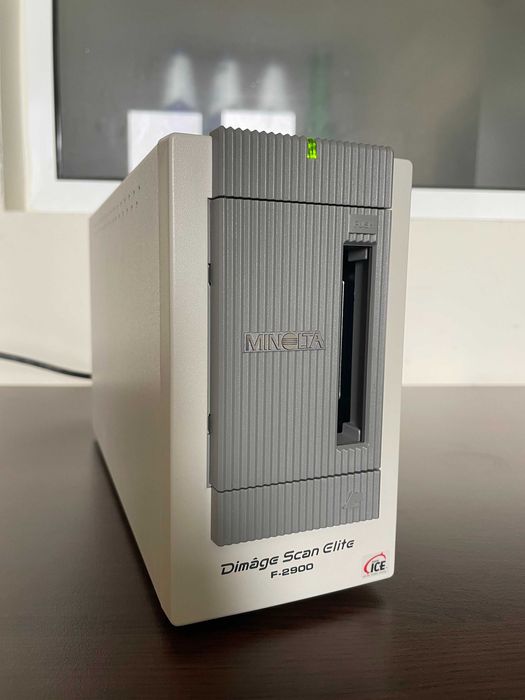 Minolta Dimage Scan Elite F-2900 скенер за 35мм фото филм