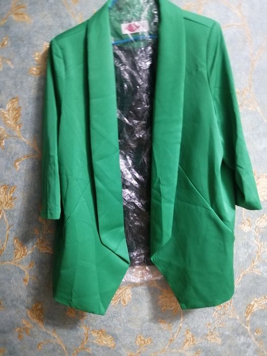 Пиджак сатылады. Багасы 1000 тг.