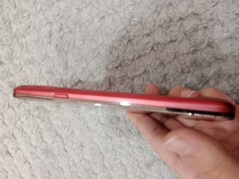 Samsung Galaxy s2 красного цвета
