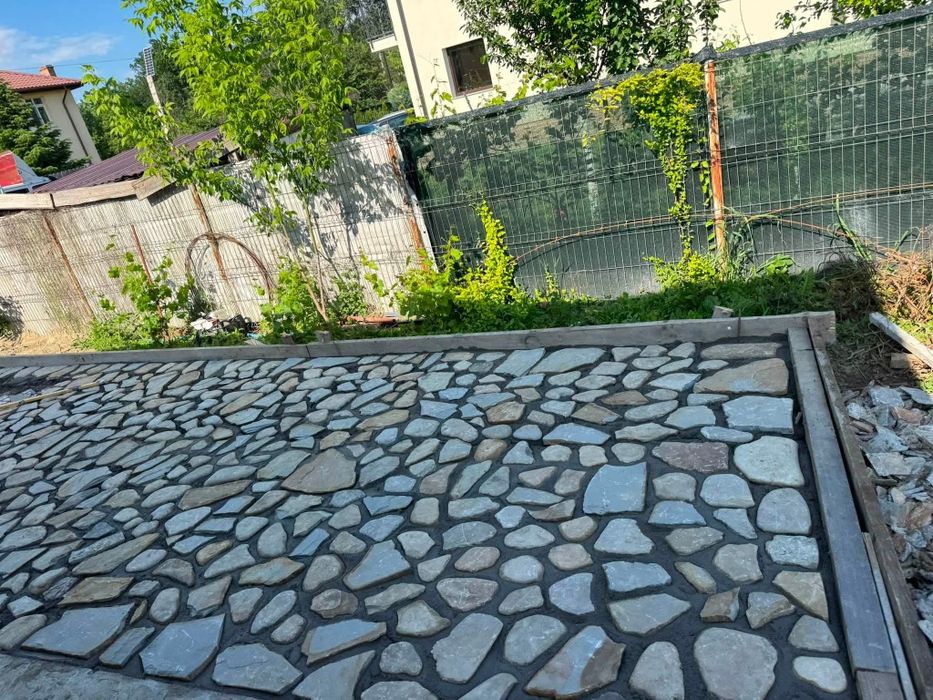 Piatra naturala de munte rezistentă la trafic greu