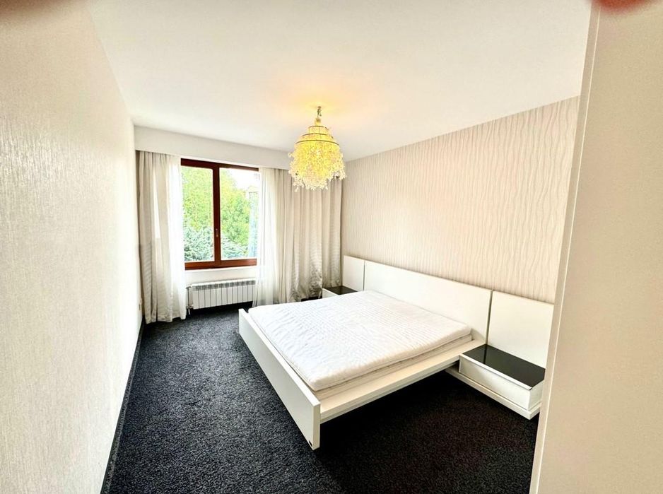 Дава се под наем Тристаен апартамент в София, Витоша - 109 кв.м за 1200 € - Снимка #3