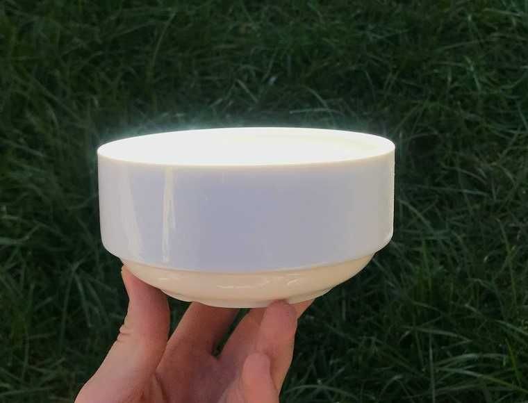 Белые касушки, суповые чашки и глубокие тарелки для пасты