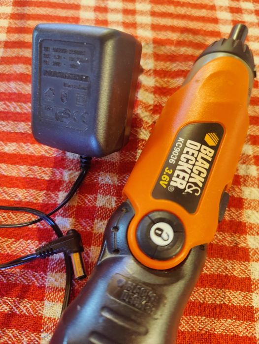 Акумулаторна отвертка Black&Decker