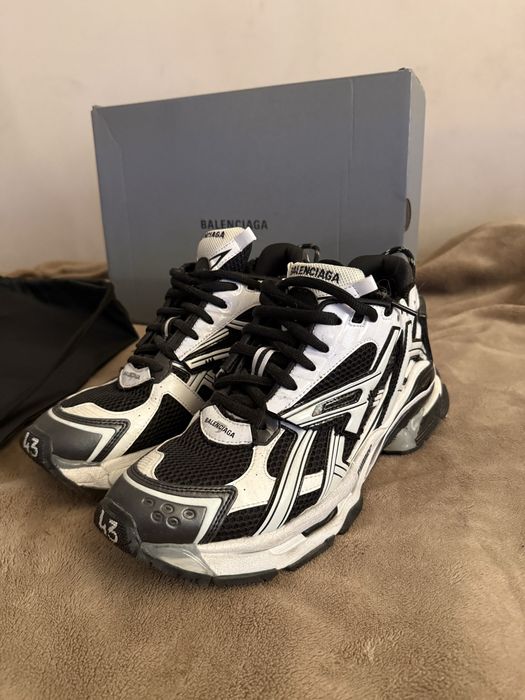 Balenciaga Runner Black&White
