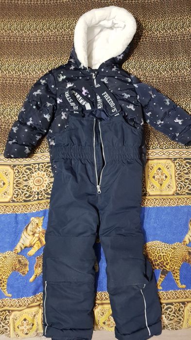 Продам зимний комплект на девочку