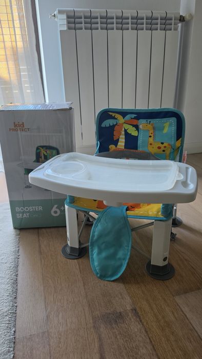 Scaun de masă portabil
