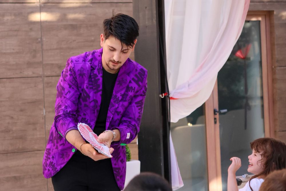 Magician petreceri copii 350 de lei