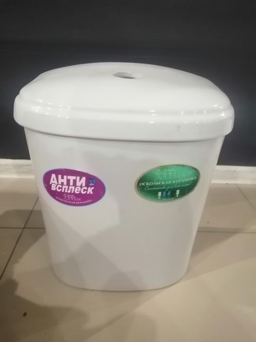 Бачек на унитаз в отличном