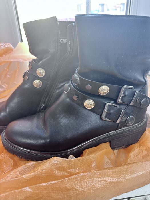 Продам осению обувь