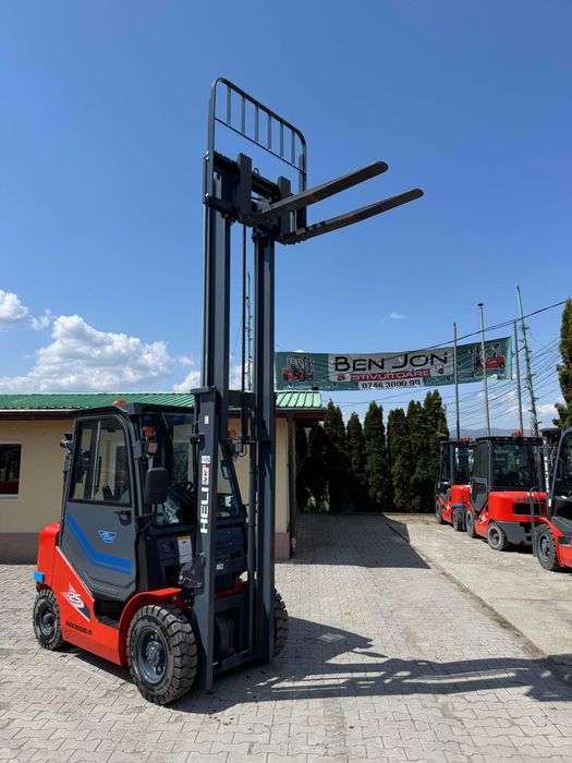 Motostivuitor Heli 2.5 tone diesel cu cabina inchisa (175)