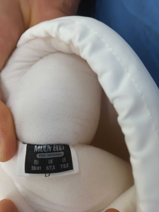 Moon boots обувки