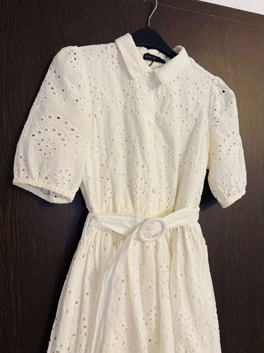 Rochie alba din bumbac brodat noua Mohito