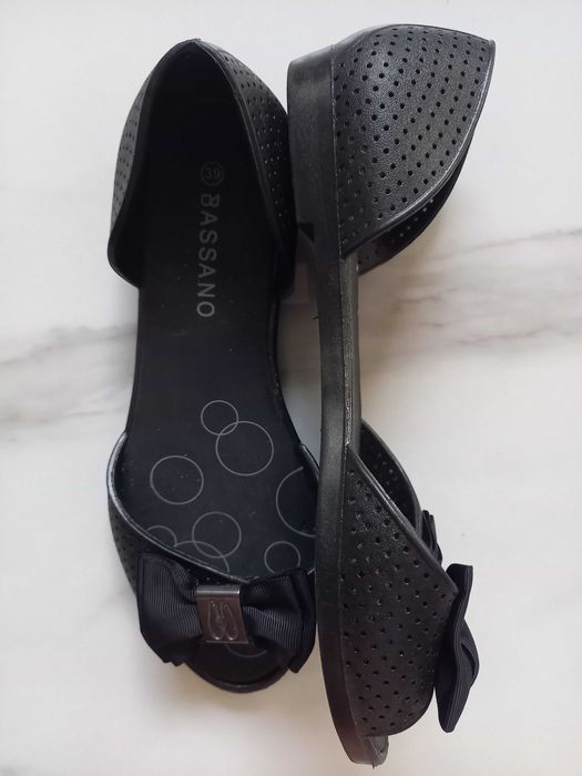 Продавам сандали