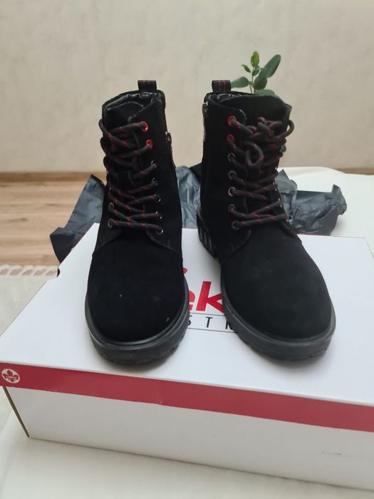 Продам женскую обувь