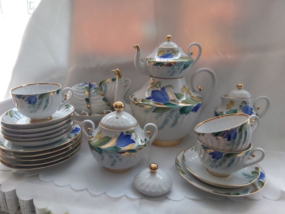 Сервиз костен порцелан ръчно рисуван