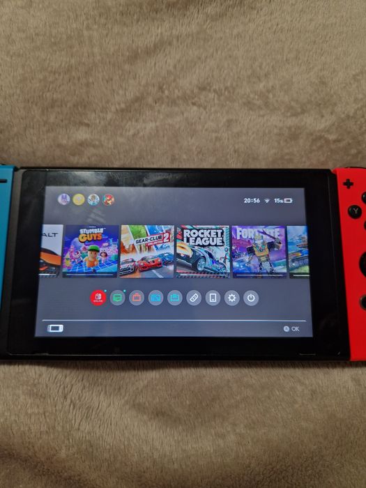 Vand consola Nintendo Switch!!Perfect functionala.