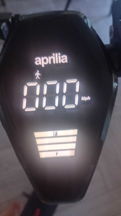 Trotineta electrica Aprilia eSRZ