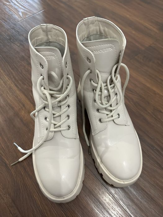 Полуботинки молочного цвета