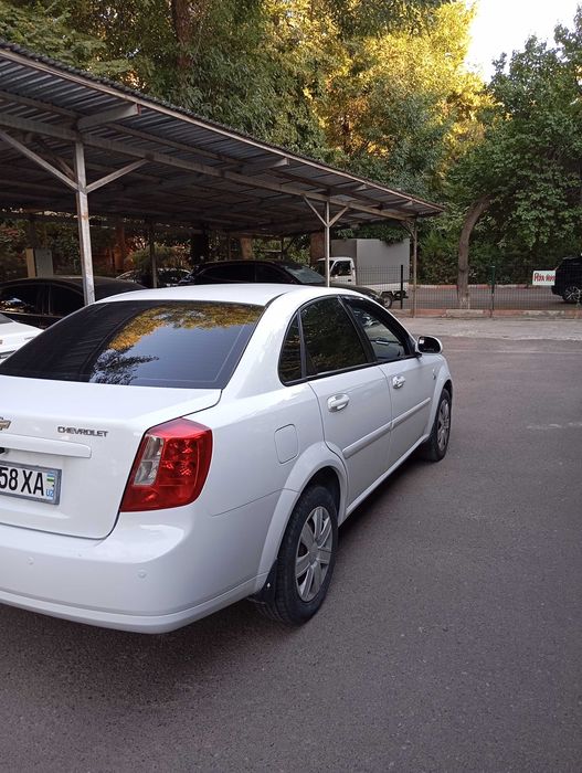 Продаю Chevrolet Lacetti - 1,8