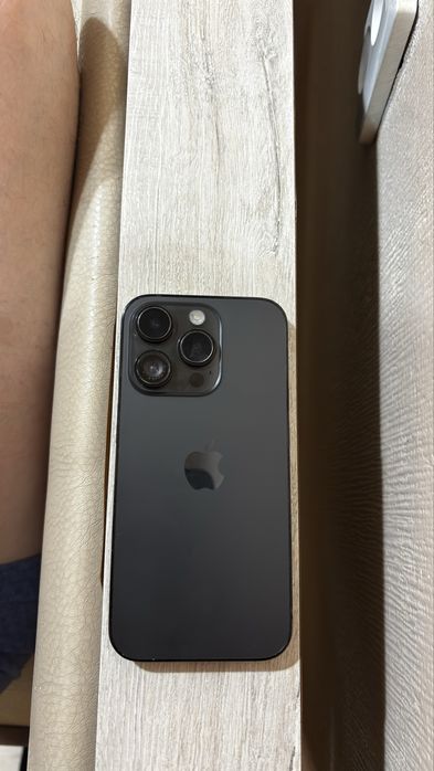 Срочно продам айфон 14 про