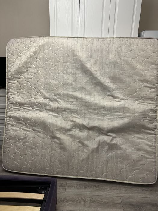 Отдам матрас 2 на 1,8