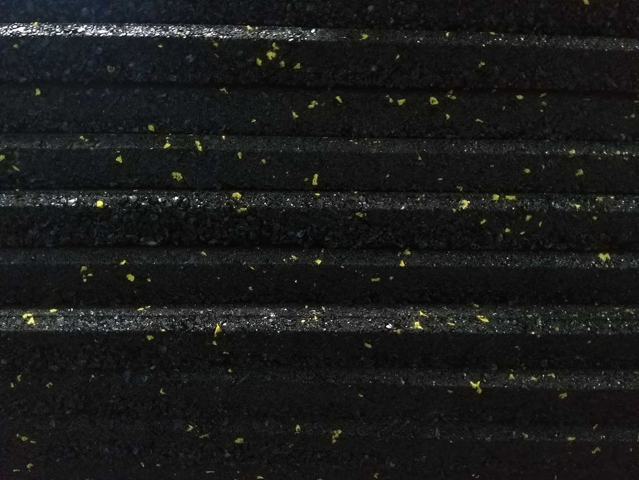 Гумена настилка/Каучукова Фитнес Плоча 100x100x2см- Жълти пръски