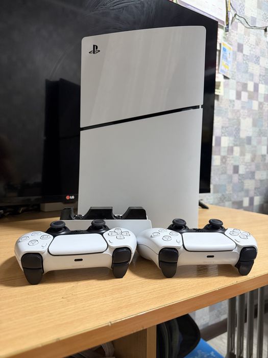 Продам PlayStation 5 Slim 1TB