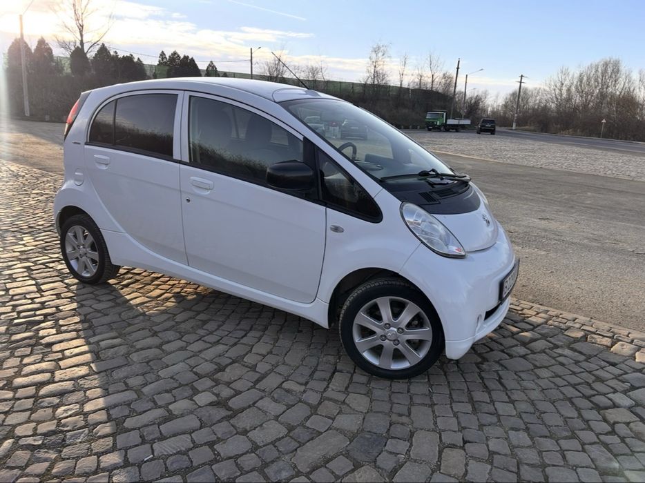 PEUGEOT iON 2012 — imagine 2