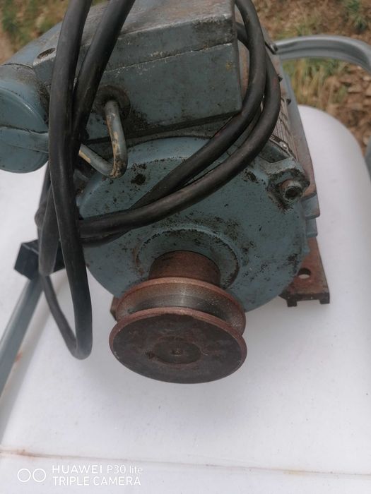 Двигател монофазен