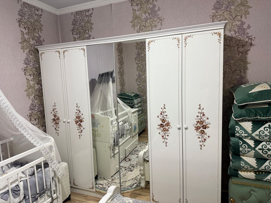 Спальный гарнитур