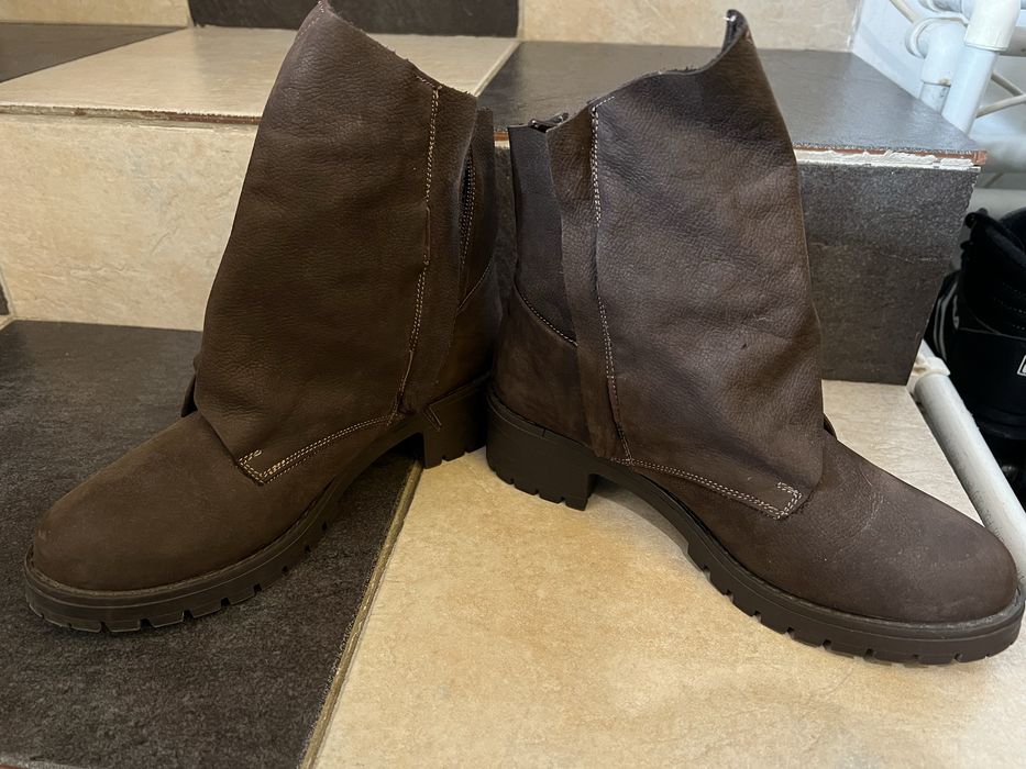 Ghete piele intoarsa, 39