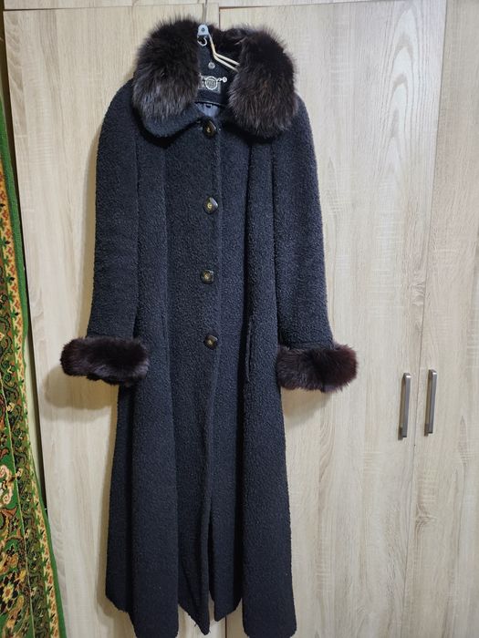 Зимнее пальто с мехом