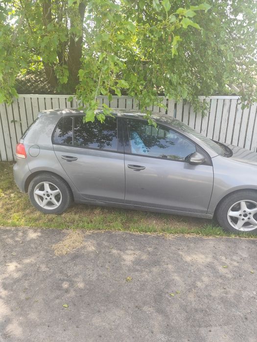 VOLKSWAGEN Golf 2010 — imagine 2