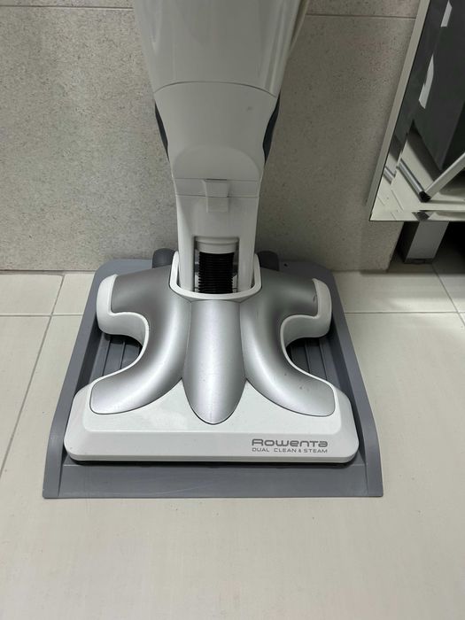 Aspirator vertical Rowenta