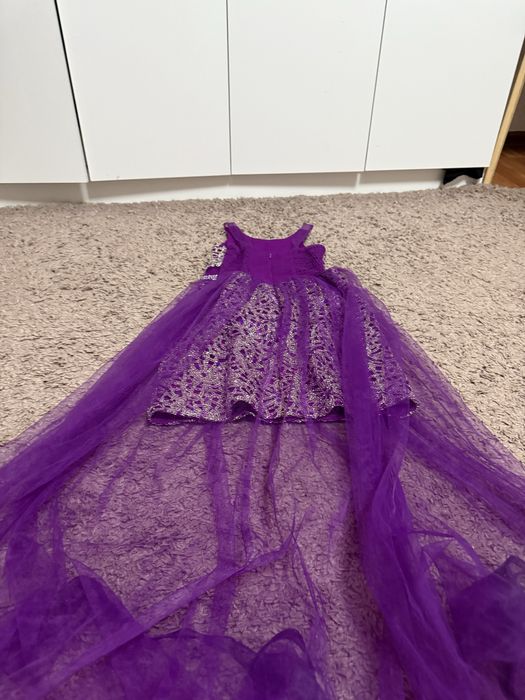 Шикарное платье для 8-10 лет