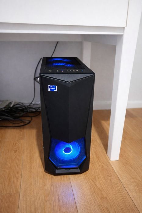 Vand PC Gaming Ca Nou  + Monitor