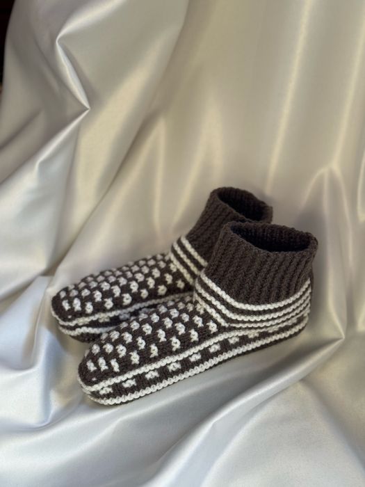 Вязаные носки из мягкого акрила