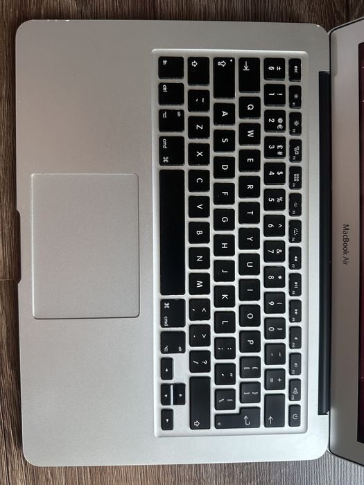 Macbook Air 2017 13” , 8gb RAM , SSD128gb, i5