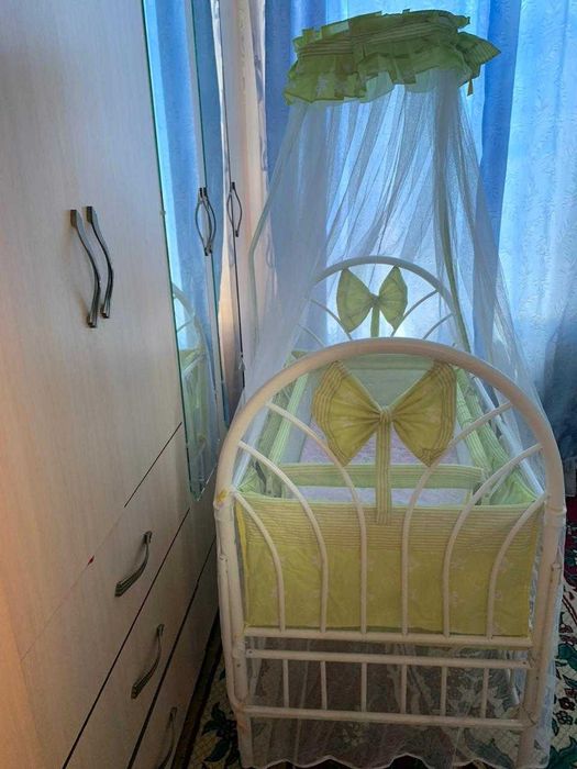 продам кроватку детскую