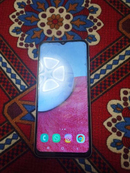 Самсунг А13 в хорошем состоянии