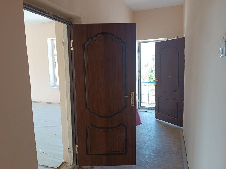 Бандихон туман Бирдамлик махаласида нотурар бинонинг 2та хона сотилади