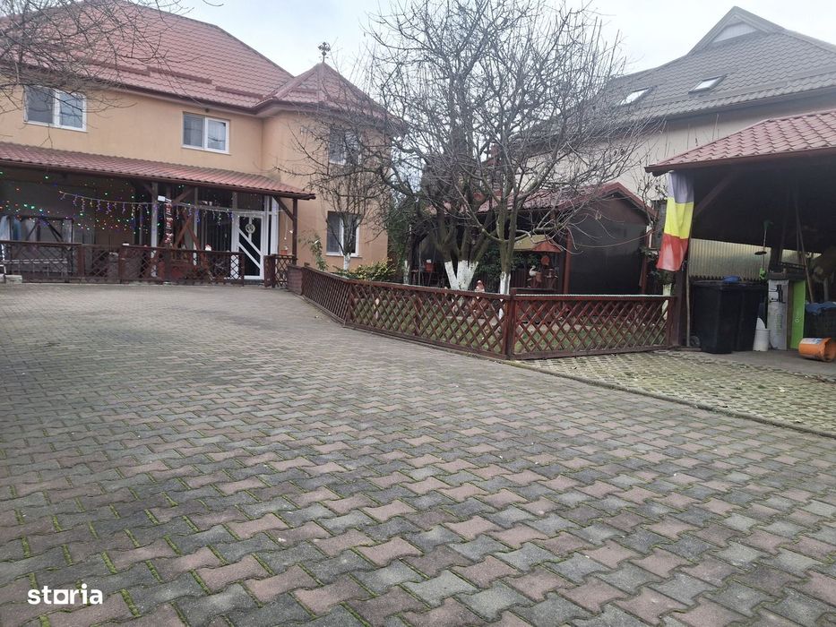Casă in sangeorgiu de mures , garaj și mansardă utilizabilă